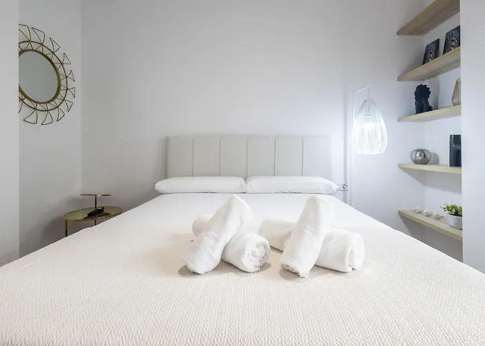 Lola By Concept Flats Aparthotel Valenza