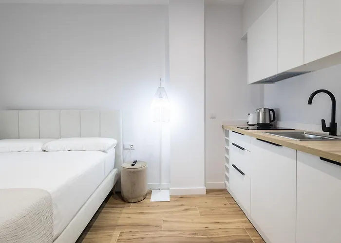 Lola By Concept Flats Aparthotel Valenza